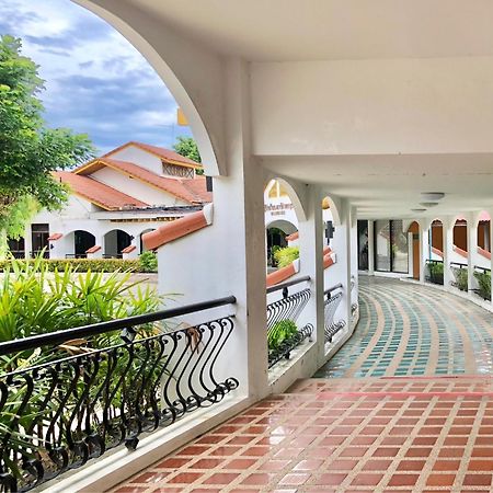 Dad D Resort By Lopburi Inn Resort Екстер'єр фото