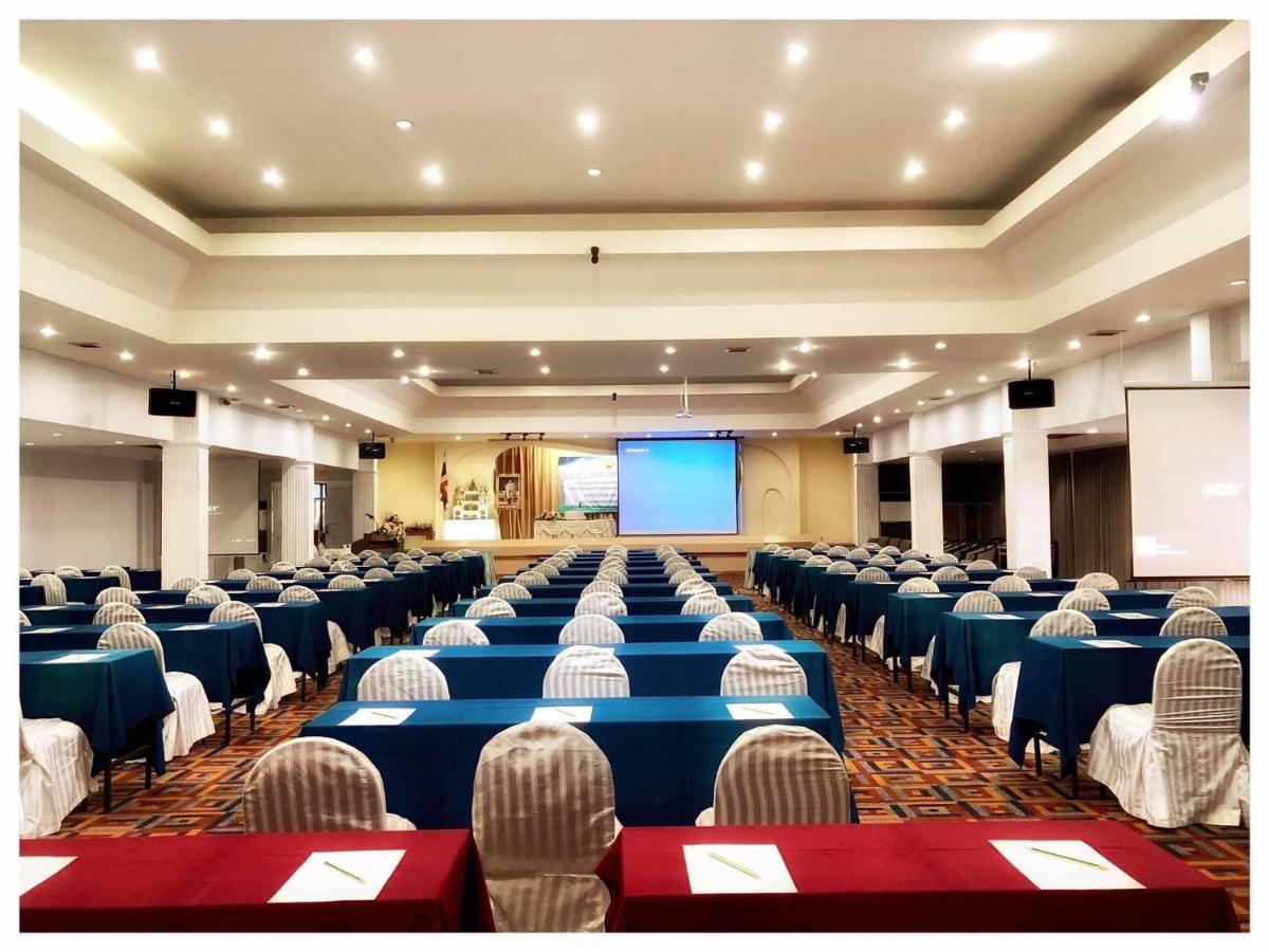 Dad D Resort By Lopburi Inn Resort Екстер'єр фото