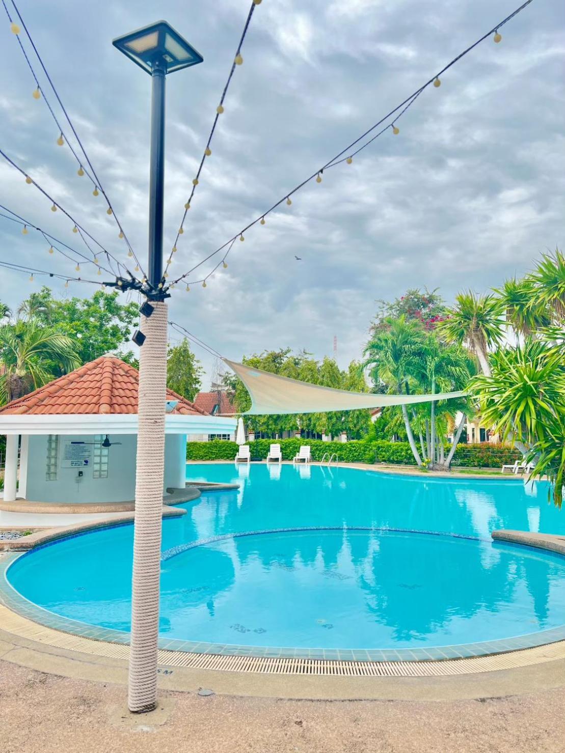 Dad D Resort By Lopburi Inn Resort Екстер'єр фото