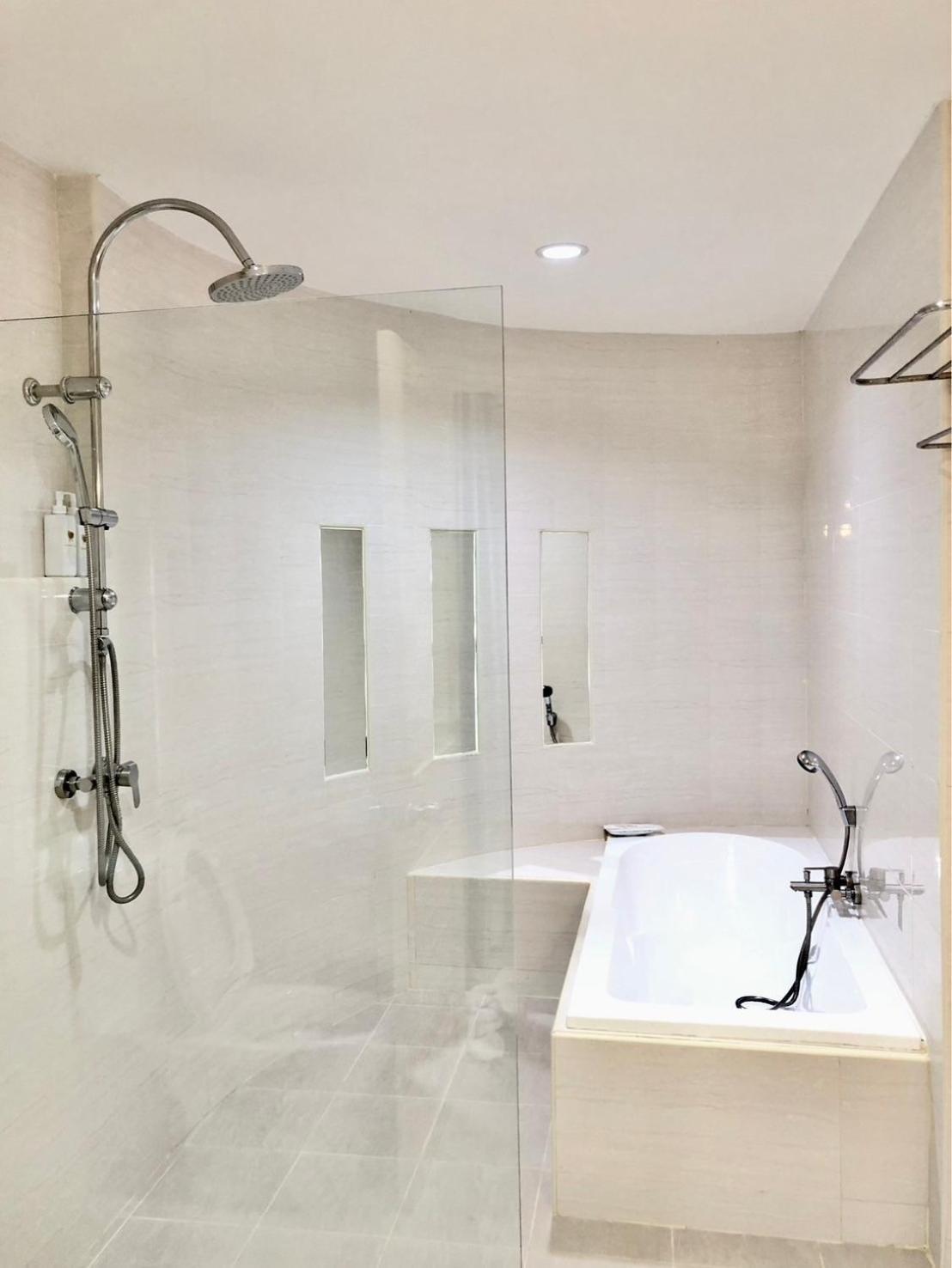 Dad D Resort By Lopburi Inn Resort Екстер'єр фото