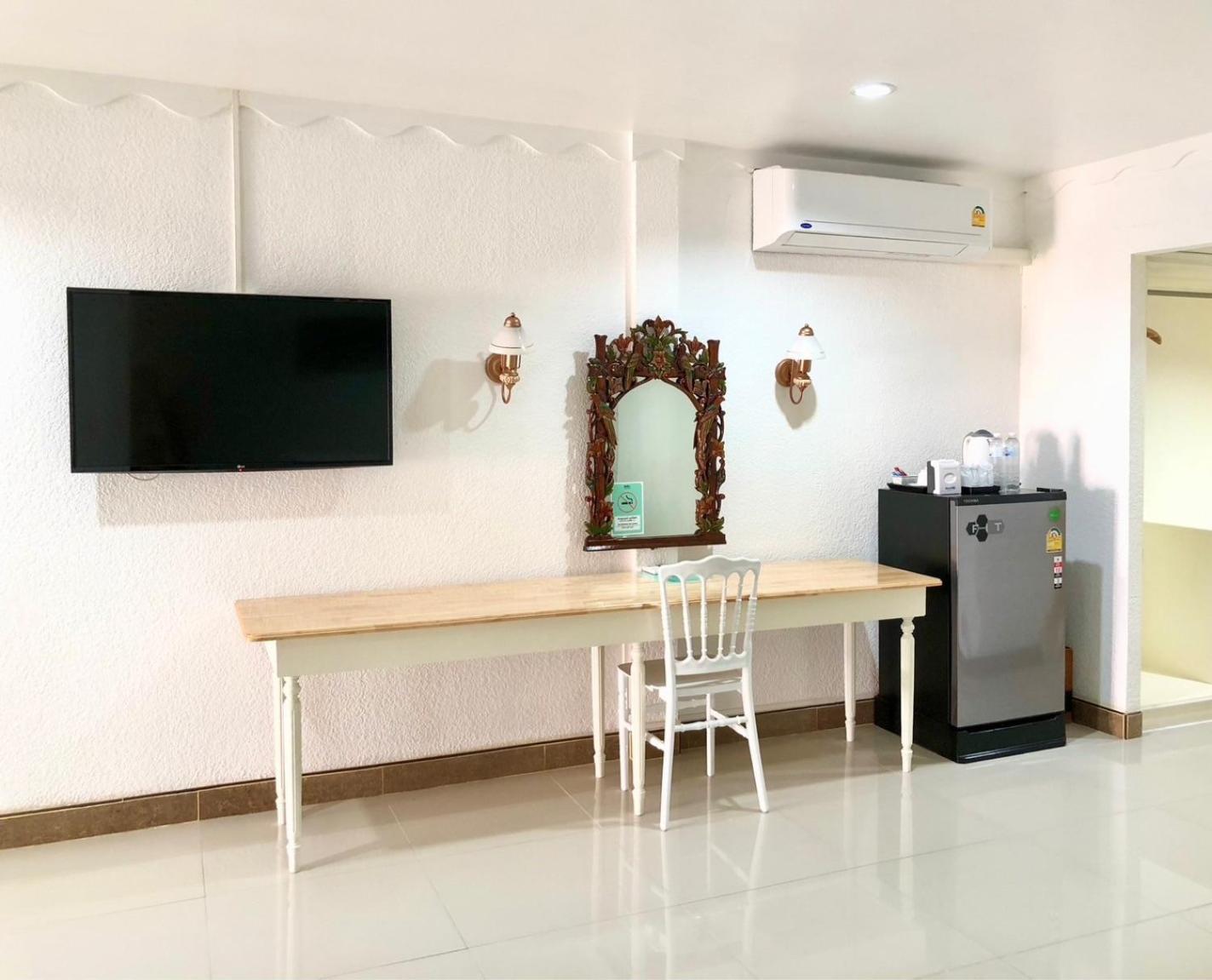 Dad D Resort By Lopburi Inn Resort Екстер'єр фото