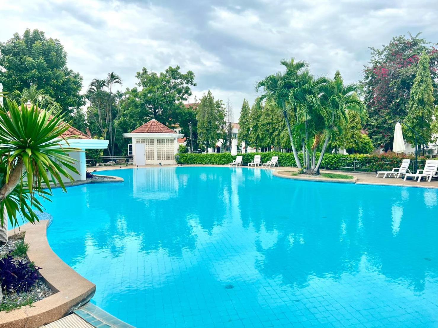 Dad D Resort By Lopburi Inn Resort Екстер'єр фото