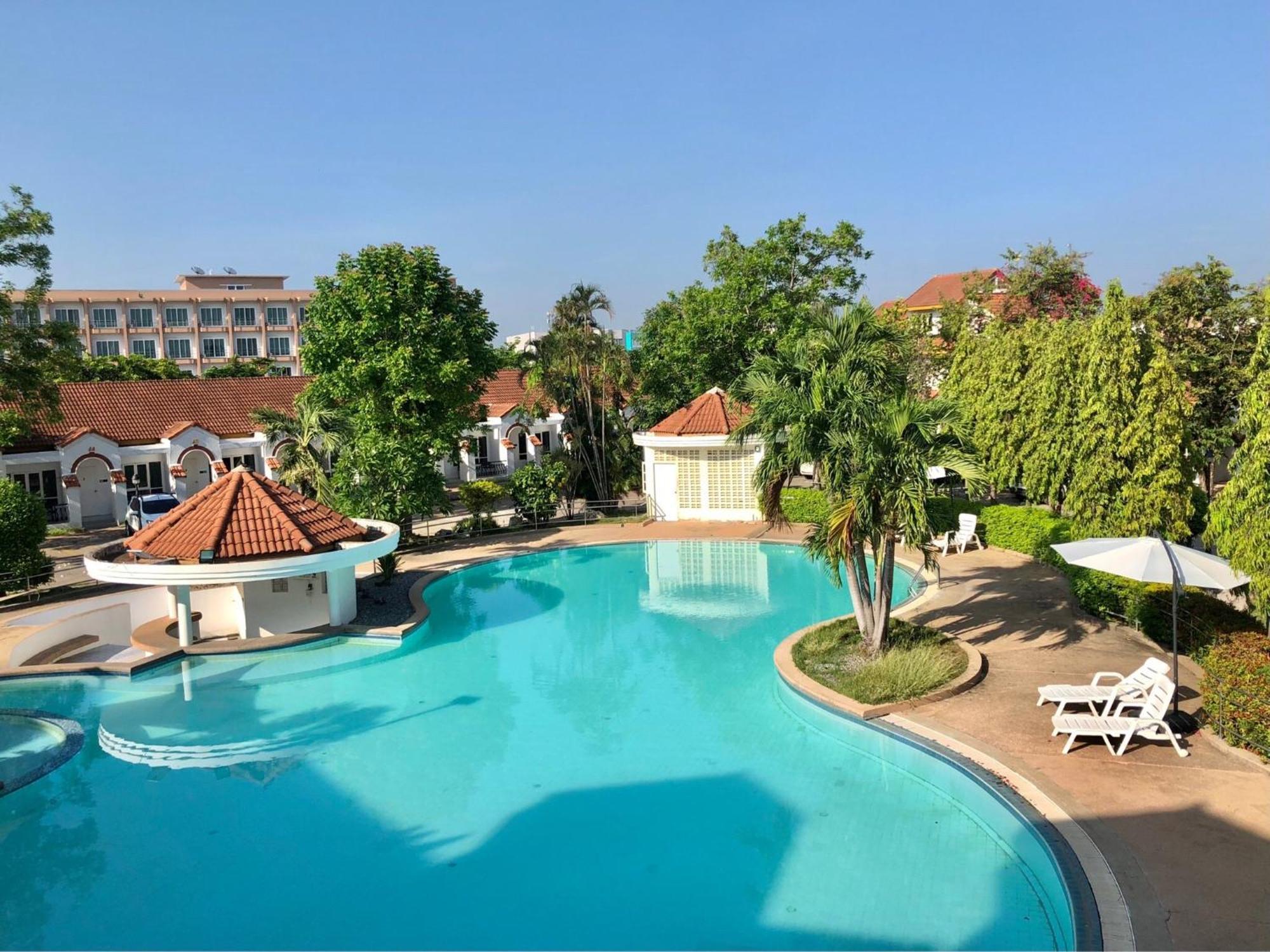 Dad D Resort By Lopburi Inn Resort Екстер'єр фото