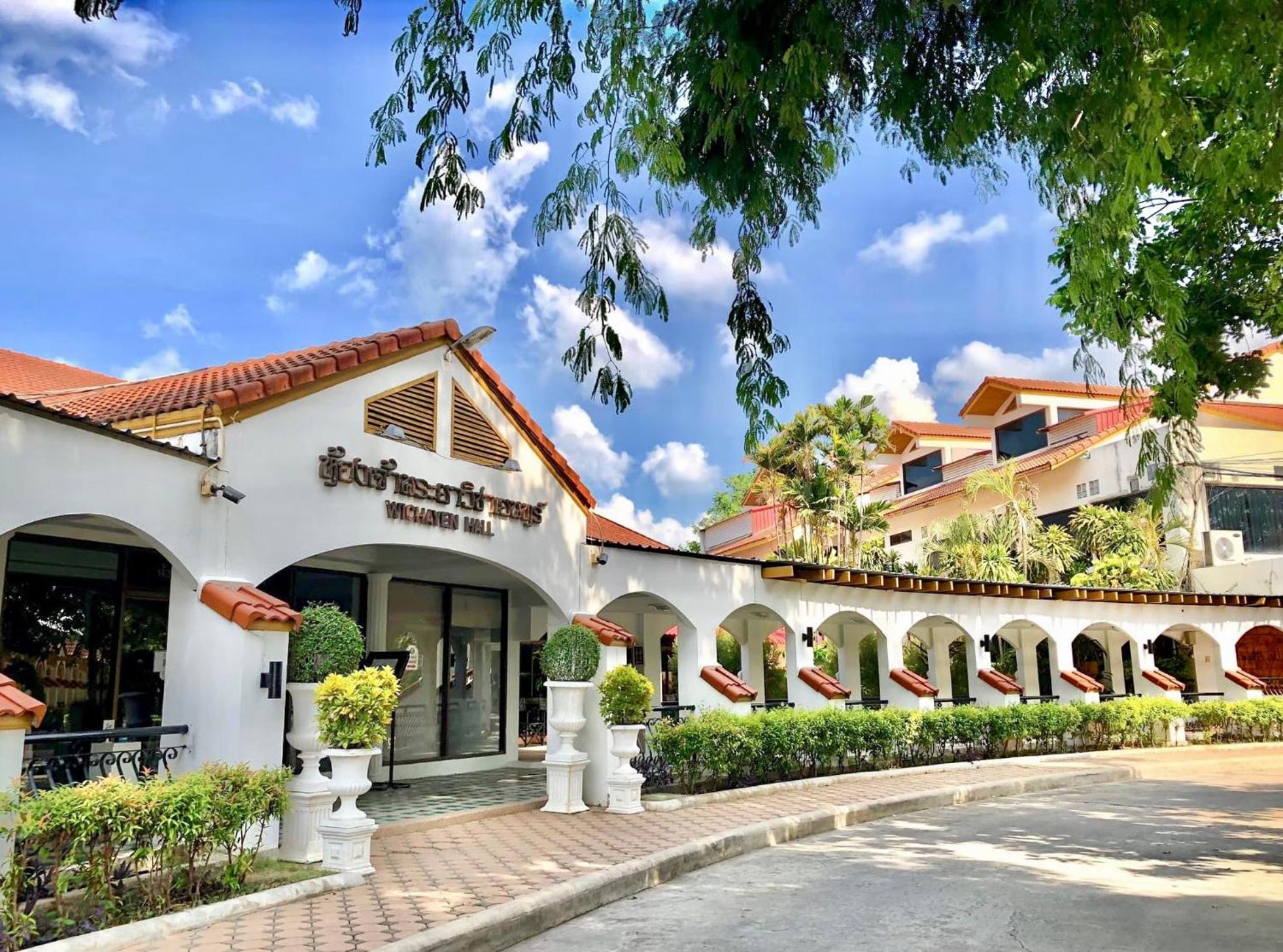 Dad D Resort By Lopburi Inn Resort Екстер'єр фото