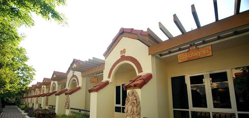 Dad D Resort By Lopburi Inn Resort Екстер'єр фото