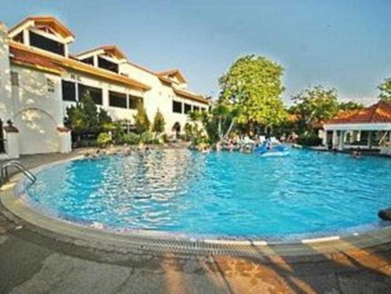 Dad D Resort By Lopburi Inn Resort Екстер'єр фото