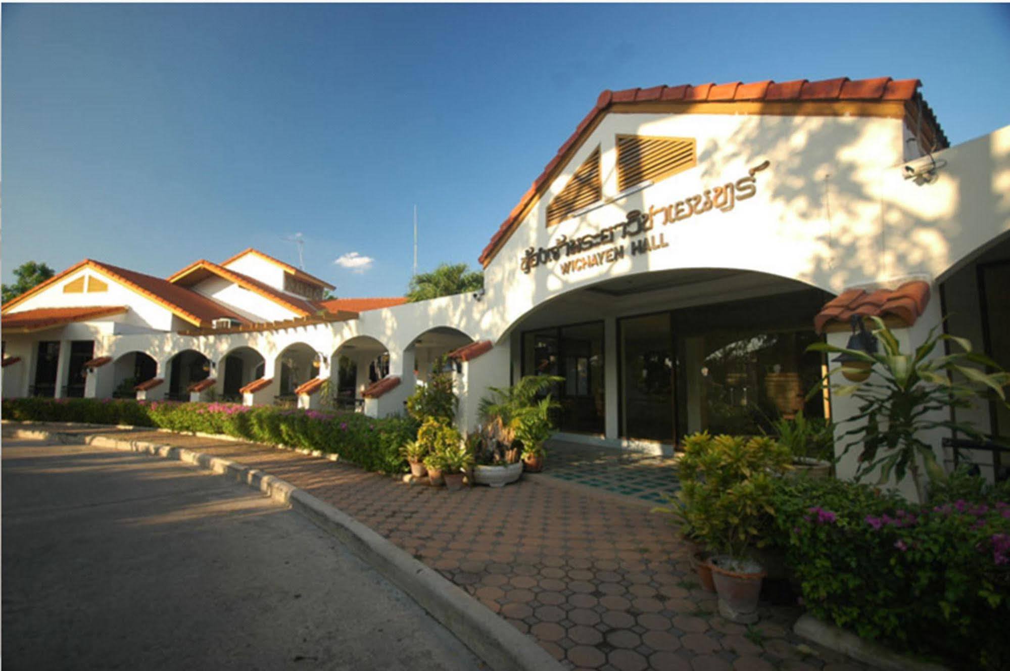 Dad D Resort By Lopburi Inn Resort Екстер'єр фото