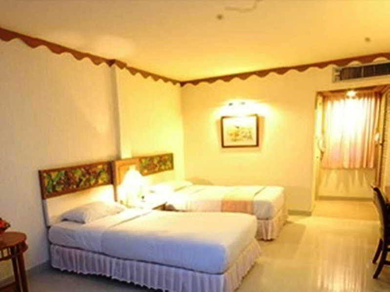 Dad D Resort By Lopburi Inn Resort Екстер'єр фото