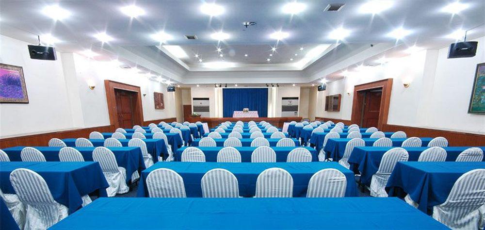 Dad D Resort By Lopburi Inn Resort Екстер'єр фото